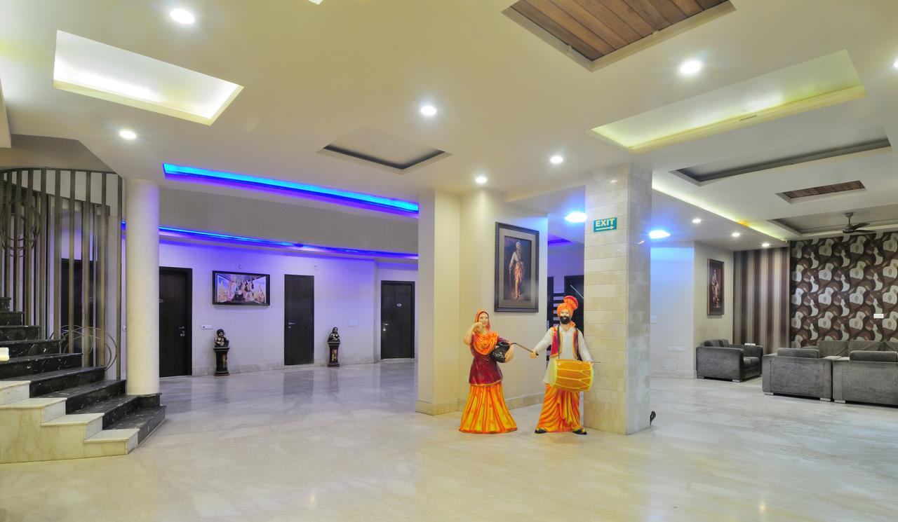 โรงแรมศานติ วิลลา นิวเดลี ภายนอก รูปภาพ